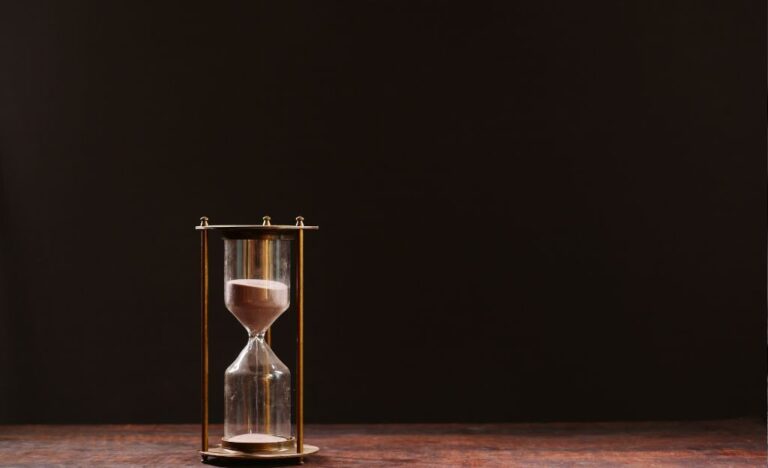 hourglass representing 5 minutes